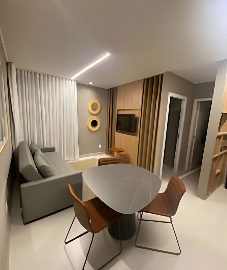 Apto Luxuoso a 100m do Mar – Piscina e Jacuzzi