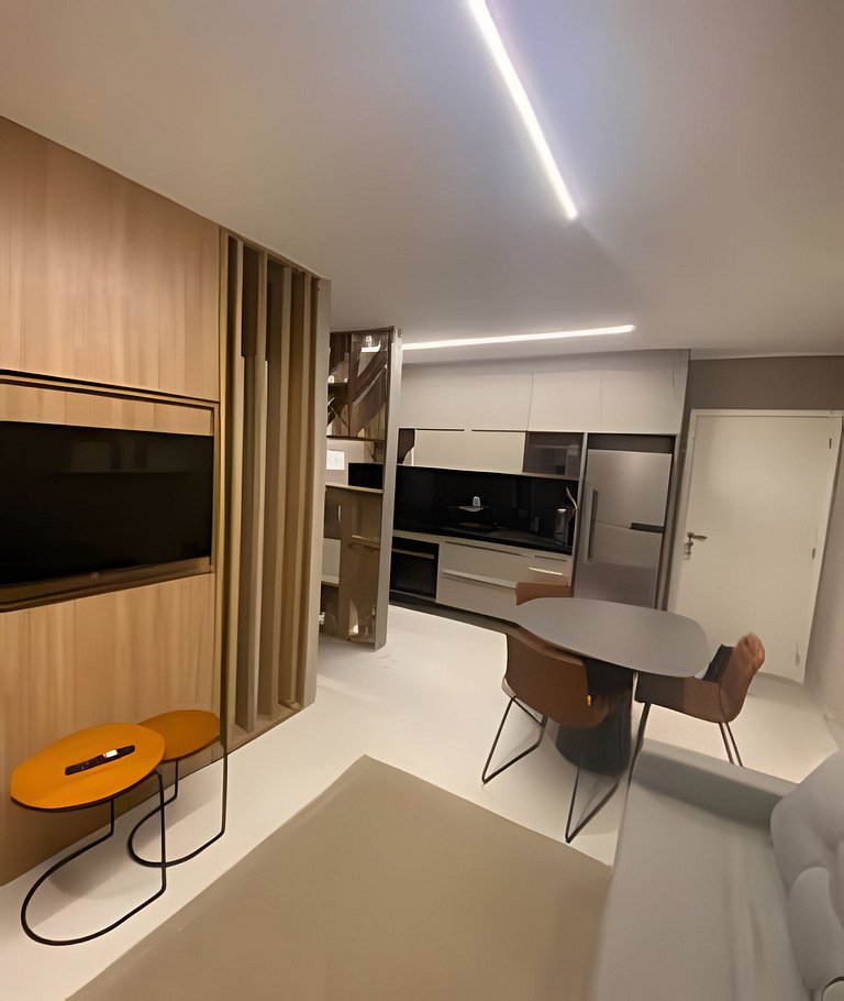 Apto Luxuoso a 100m do Mar – Piscina e Jacuzzi