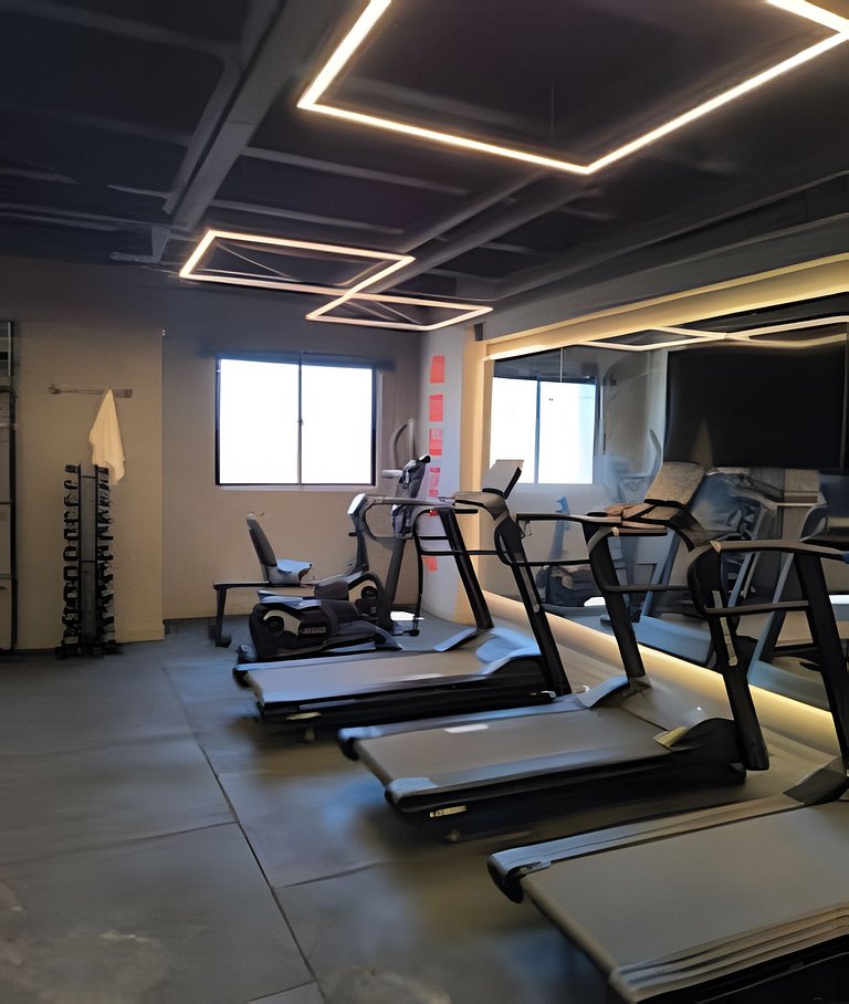 Apto Luxuoso a 100m do Mar – Piscina e Jacuzzi