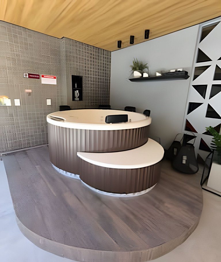 Apto Luxuoso a 100m do Mar – Piscina e Jacuzzi