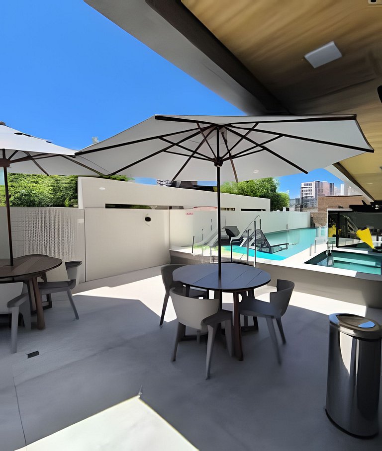 Apto Luxuoso a 100m do Mar – Piscina e Jacuzzi