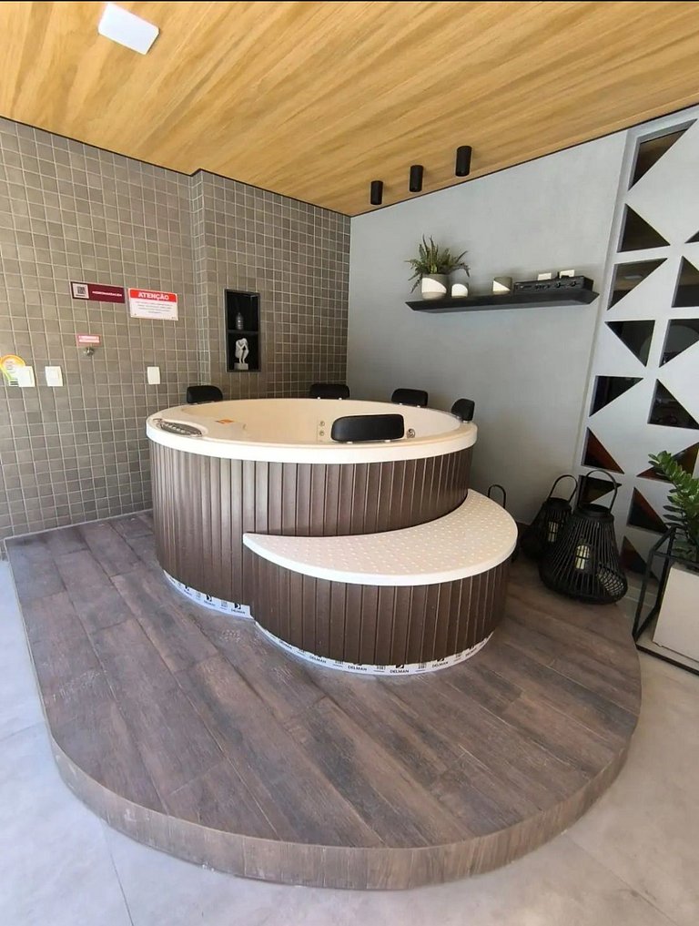 Apto 1 Quarto + Sala para 4 Pessoas – Piscina, Jacuzzi, e Ac