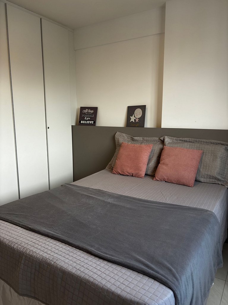 Edf. Moscato | Apto quarto e sala com varanda