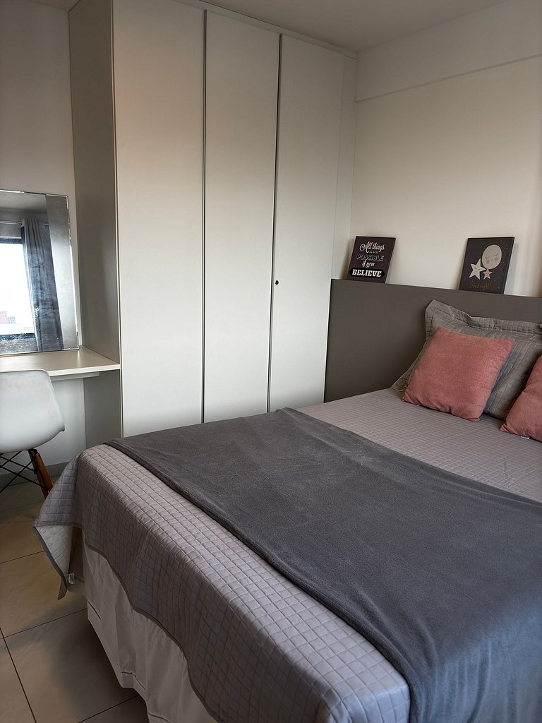 Edf. Moscato | Apto quarto e sala com varanda