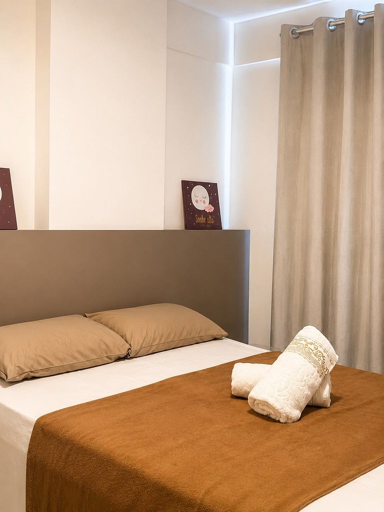 Edf. Moscato | Apto quarto e sala com varanda
